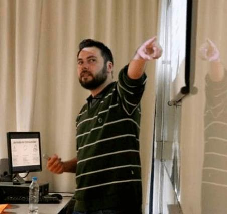 Professor Roberto Oliveira